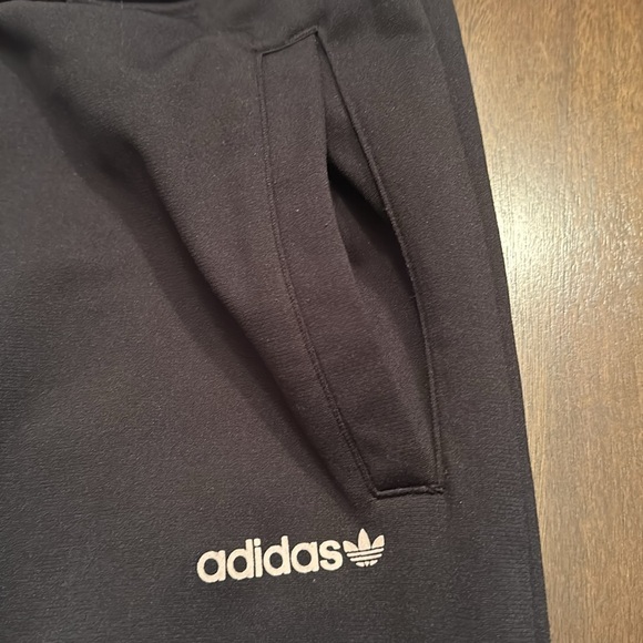 Adidas pants, medium in size Black with a soft pink color details - Picture 7 of 11